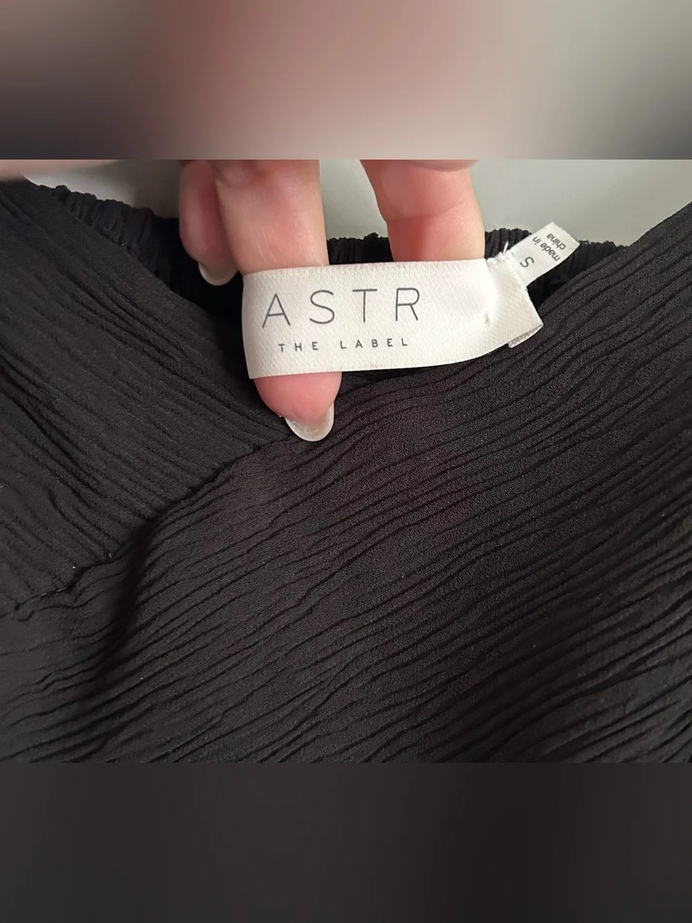 ASTR The Label Black Long Sleeve Cutout Crop Top Size Small Anthropologie